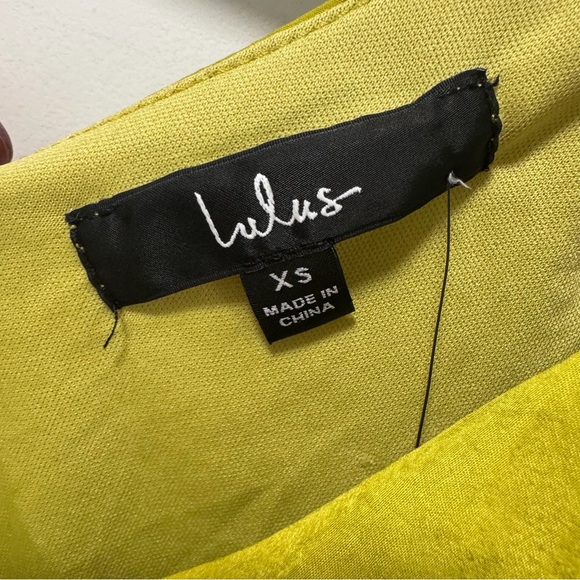 Lulus Goddess Aura NWT size XS Chartreuse Satin One-Shoulder Maxi Dress No Belt - Picture 8 of 13